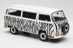 Volkswagen T2a Bus Safari Schuco 1:18 191 Metal — zdjęcie 6 z 8