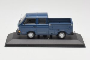 Volkswagen T3 Double Cab Flatbed Niebieski Minichamps 1:43 400055260 Metal