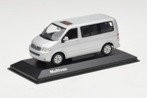 Volkswagen T5 Bus Srebrny Minichamps 1:43 T5003 Metal — zdjęcie 2 z 4