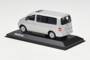 Volkswagen T5 Bus Srebrny Minichamps 1:43 T5003 Metal — zdjęcie 3 z 4