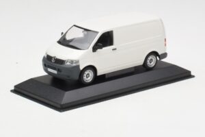 Volkswagen T5 Transporter Biały Minichamps 1:43 T5002-B Metal — zdjęcie 2 z 4