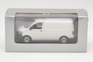 Volkswagen T5 Transporter Biały Minichamps 1:43 T5002-B Metal — zdjęcie 4 z 4