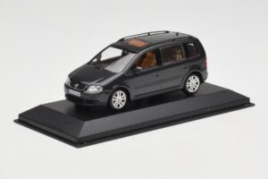 Volkswagen Touran 1T Ciemnozielony Minichamps 1:43 400052101 Metal — zdjęcie 2 z 4