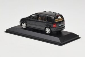 Volkswagen Touran 1T Ciemnozielony Minichamps 1:43 400052101 Metal — zdjęcie 3 z 4