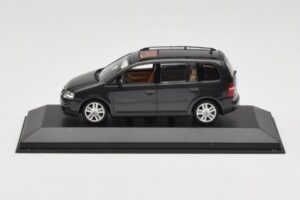 Volkswagen Touran 1T Ciemnozielony Minichamps 1:43 400052101 Metal