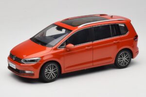 Volkswagen Touran 5T Pomarańczowy Paudi Model 1:18 ZVE000003ORA Metal
