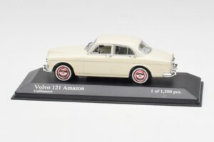 Volvo 121 Amazon Biały Minichamps 1:43 430171040 Metal