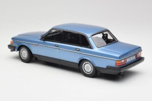 Volvo 240 GL Niebieski Metalik Minichamps 1:18 155171404 Metal — zdjęcie 5 z 6