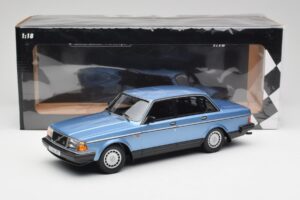 Volvo 240 GL Niebieski Metalik Minichamps 1:18 155171404 Metal — zdjęcie 6 z 6