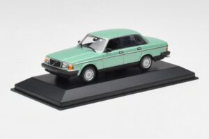 Volvo 240 GL Zielony Metalik Minichamps 1:43 400171402 Metal — zdjęcie 2 z 4