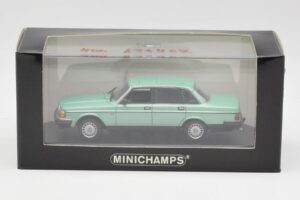 Volvo 240 GL Zielony Metalik Minichamps 1:43 400171402 Metal — zdjęcie 4 z 4