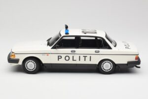 Volvo 240 GL Politi Denmark Minichamps 1:18 155171495 Metal — zdjęcie 3 z 6