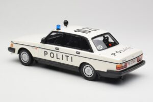 Volvo 240 GL Politi Denmark Minichamps 1:18 155171495 Metal — zdjęcie 5 z 6