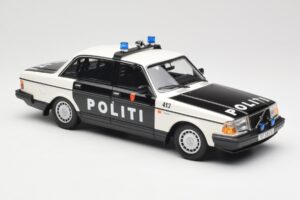 Volvo 240 GL Politi Norway Czarny Minichamps 1:18 155171496 Metal — zdjęcie 4 z 6