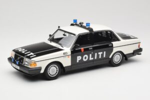 Volvo 240 GL Politi Norway Czarny Minichamps 1:18 155171496 Metal