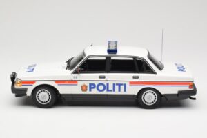 Volvo 240 GL Politi Norway Minichamps 1:18 155171491 Metal — zdjęcie 3 z 6