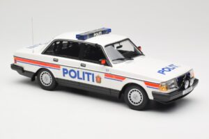 Volvo 240 GL Politi Norway Minichamps 1:18 155171491 Metal — zdjęcie 4 z 6
