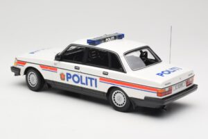 Volvo 240 GL Politi Norway Minichamps 1:18 155171491 Metal — zdjęcie 5 z 6