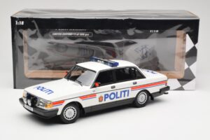 Volvo 240 GL Politi Norway Minichamps 1:18 155171491 Metal — zdjęcie 6 z 6