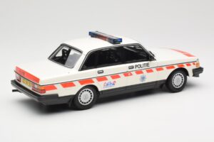 Volvo 240 GL Politie Netherlands Minichamps 1:18 155171498 Metal — zdjęcie 2 z 6