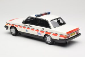 Volvo 240 GL Politie Netherlands Minichamps 1:18 155171498 Metal — zdjęcie 5 z 6