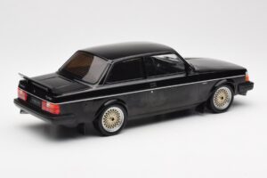 Volvo 240 Turbo Czarny Custom IXO 1:18 18CMC178 Metal — zdjęcie 2 z 6