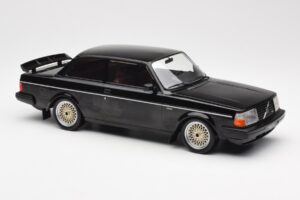 Volvo 240 Turbo Czarny Custom IXO 1:18 18CMC178 Metal — zdjęcie 4 z 6