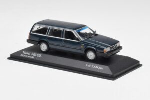 Volvo 740 GL Estate Niebiesko-Zielony Metalik Minichamps 1:43 943171713 Metal — zdjęcie 3 z 4