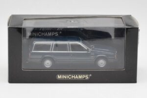 Volvo 740 GL Estate Niebiesko-Zielony Metalik Minichamps 1:43 943171713 Metal — zdjęcie 4 z 4