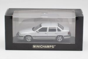 Volvo 850 Srebrny Minichamps 1:43 430171402 Metal — zdjęcie 4 z 4