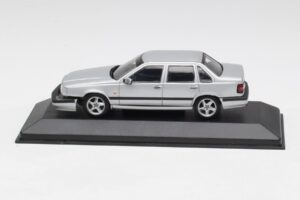 Volvo 850 Srebrny Minichamps 1:43 430171402 Metal