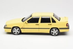 Volvo 850 T-5R Żółty AUTOart 1:18 79501 Metal — zdjęcie 4 z 8