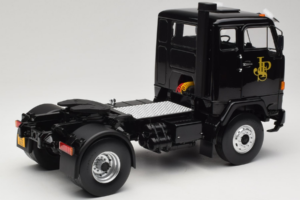 Volvo F88 John Player Special Black MCG 1:18 MCG18217 Metal — zdjęcie 3 z 8