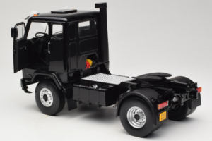 Volvo F88 John Player Special Black MCG 1:18 MCG18217 Metal — zdjęcie 5 z 8