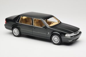 Volvo S90 Royal Green DNA 1:18 DNA000090 Metal — zdjęcie 4 z 6