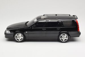 Volvo V70 R P80 Czarny DNA 1:18 DNA000232 Metal — zdjęcie 3 z 6
