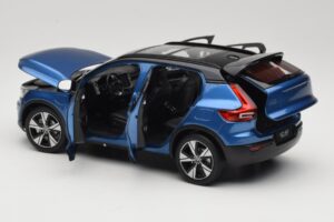 Volvo XC40 Recharge Niebieski Metalik Paudi Model 1:18 2562373 Metal — zdjęcie 5 z 8