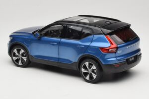 Volvo XC40 Recharge Niebieski Metalik Paudi Model 1:18 2562373 Metal — zdjęcie 7 z 8