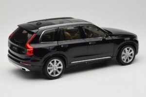 Volvo XC90 Onyx Black Paudi Model 1:18 9430842 Metal — zdjęcie 3 z 8