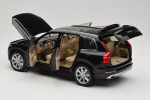 Volvo XC90 Onyx Black Paudi Model 1:18 9430842 Metal — zdjęcie 5 z 8