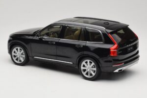 Volvo XC90 Onyx Black Paudi Model 1:18 9430842 Metal — zdjęcie 7 z 8
