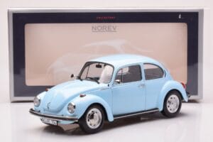 Volkswagen Beetle 1303 Jasny Niebieski Norev 1:18 188532 Metal — zdjęcie 6 z 6