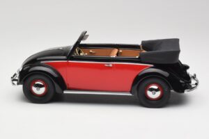 Volkswagen Beetle Kabriolet Czarny & Czerwony Minichamps 1:18 107054132 Żywica — zdjęcie 3 z 6