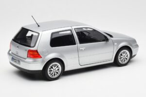 Volkswagen Golf Mk5 GTI Srebrny Norev 1:18 188570 Metal — zdjęcie 3 z 8