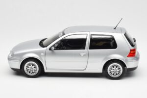 Volkswagen Golf Mk5 GTI Srebrny Norev 1:18 188570 Metal — zdjęcie 4 z 8