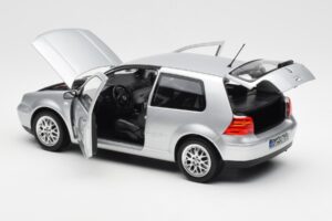 Volkswagen Golf Mk5 GTI Srebrny Norev 1:18 188570 Metal — zdjęcie 5 z 8