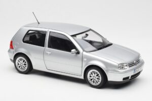 Volkswagen Golf Mk5 GTI Srebrny Norev 1:18 188570 Metal — zdjęcie 6 z 8
