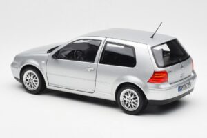 Volkswagen Golf Mk5 GTI Srebrny Norev 1:18 188570 Metal — zdjęcie 7 z 8