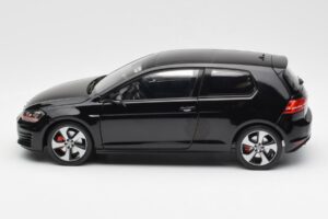 Volkswagen Golf Mk7 GTI Czarny Norev 1:18 188550 Metal — zdjęcie 4 z 8