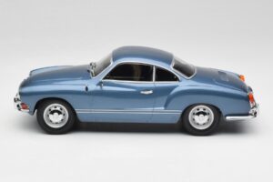 Volkswagen Karmann Ghia Coupe Neptune Niebieski Minichamps 1:18 155054022 Metal — zdjęcie 3 z 6